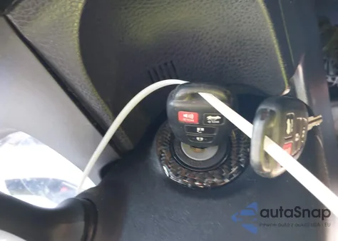 2018 Toyota Corolla Le из США, поврежденный, VIN 5YFBURHE4JP753653